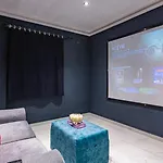 Apartment With Private Pool - 3115