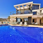 Villa Royal Merchant