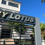 By Lotus Side - Comfortable Luxury Apartment With Pool