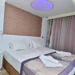 Tropic Beach Club Side Hotel