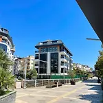 Sa Apartments! 1Bd Flat 200M To The Beach!