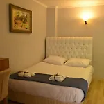 Pure Diamond Hotel