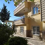 Toros 1 Apartment