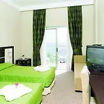 La Perla Resort & Hotel