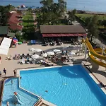 Senza Inova Beach Hotel