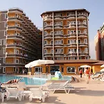 Senza Inova Beach Hotel