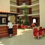 Larissa Inn