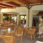 Larissa Inn