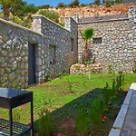 Villa Unlimited 5 Bedroom Luxury Villa With Infinity Pool