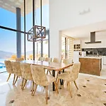 Villa Unlimited 5 Bedroom Luxury Villa With Infinity Pool