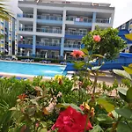 Lory Queen Residence