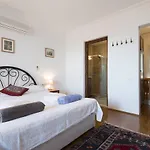 Tas Villa