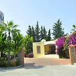 Club Serena Beach Hotel