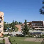 Larissa Vista