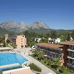 Larissa Vista