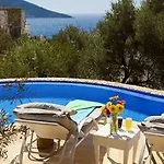 Villa Nes