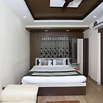 Oyo 9665 Residency Inn