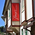 Nensie'S Boutique Hotel