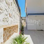 Villa Lion