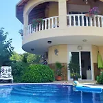 Villa Evora With Private Pool And Large Garden