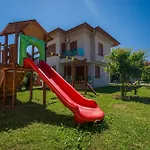 Vista Villas & Suites