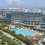Commodore Elite Suites & Spa Adults Only