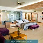 Defne Kumul Suite