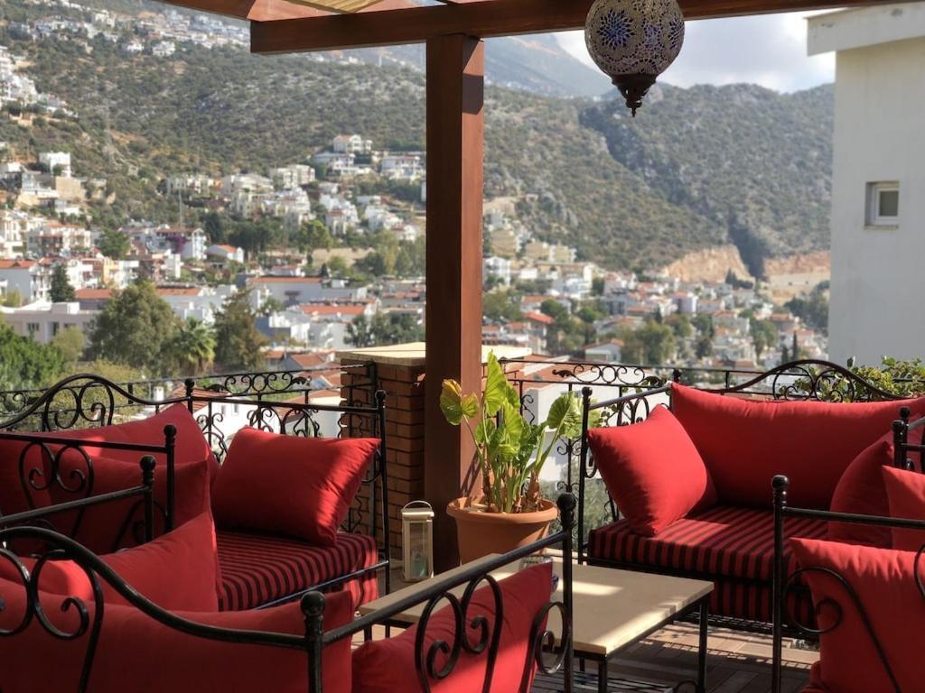 Kirmizi Lale, Private Pool, Gardens, Very Close To Town - No Need For Taxi Kas