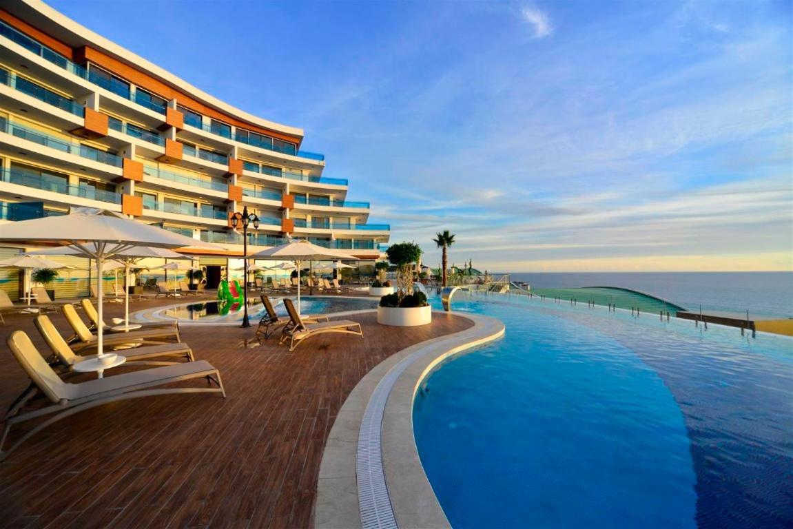Absolute @ Elite Admiral Residences Hotel