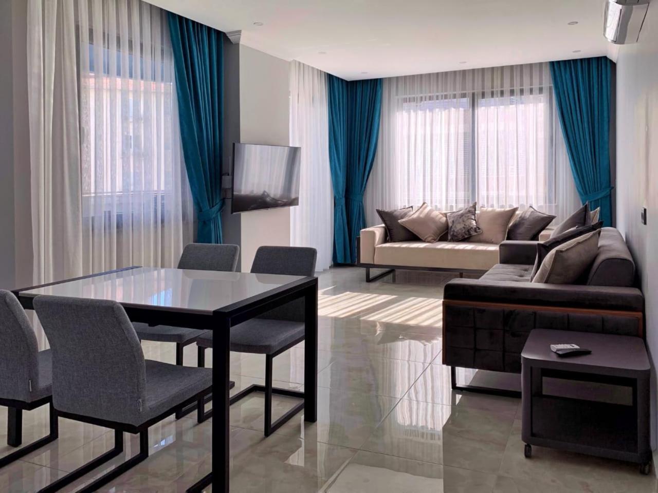 Apartment Cleopatra Two One *
