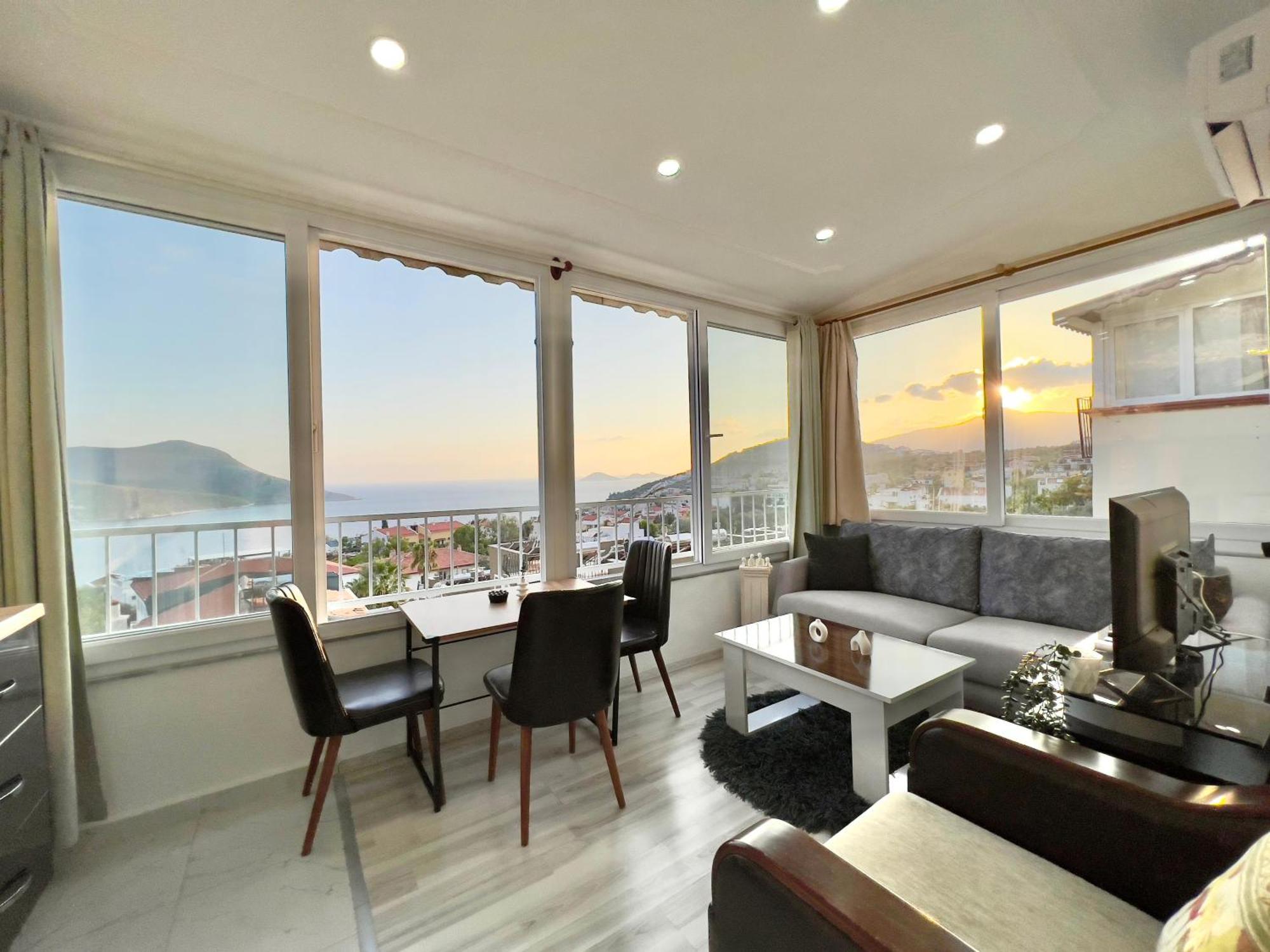 Rooftop With Sea View In Kalkan Center Apartment