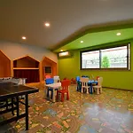 0013 Oxopia Seafront Apartment For Rent In Kestel, First Line To The Beach