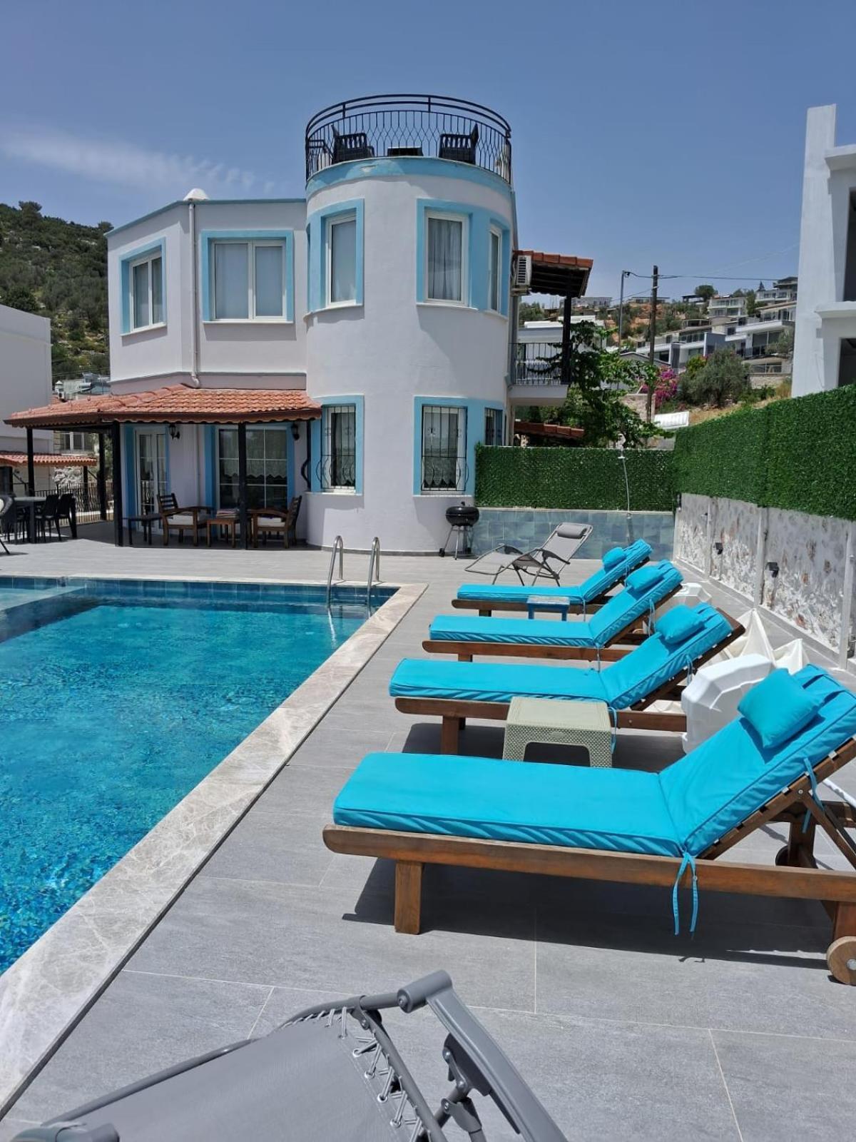 Manolya * Kalkan
