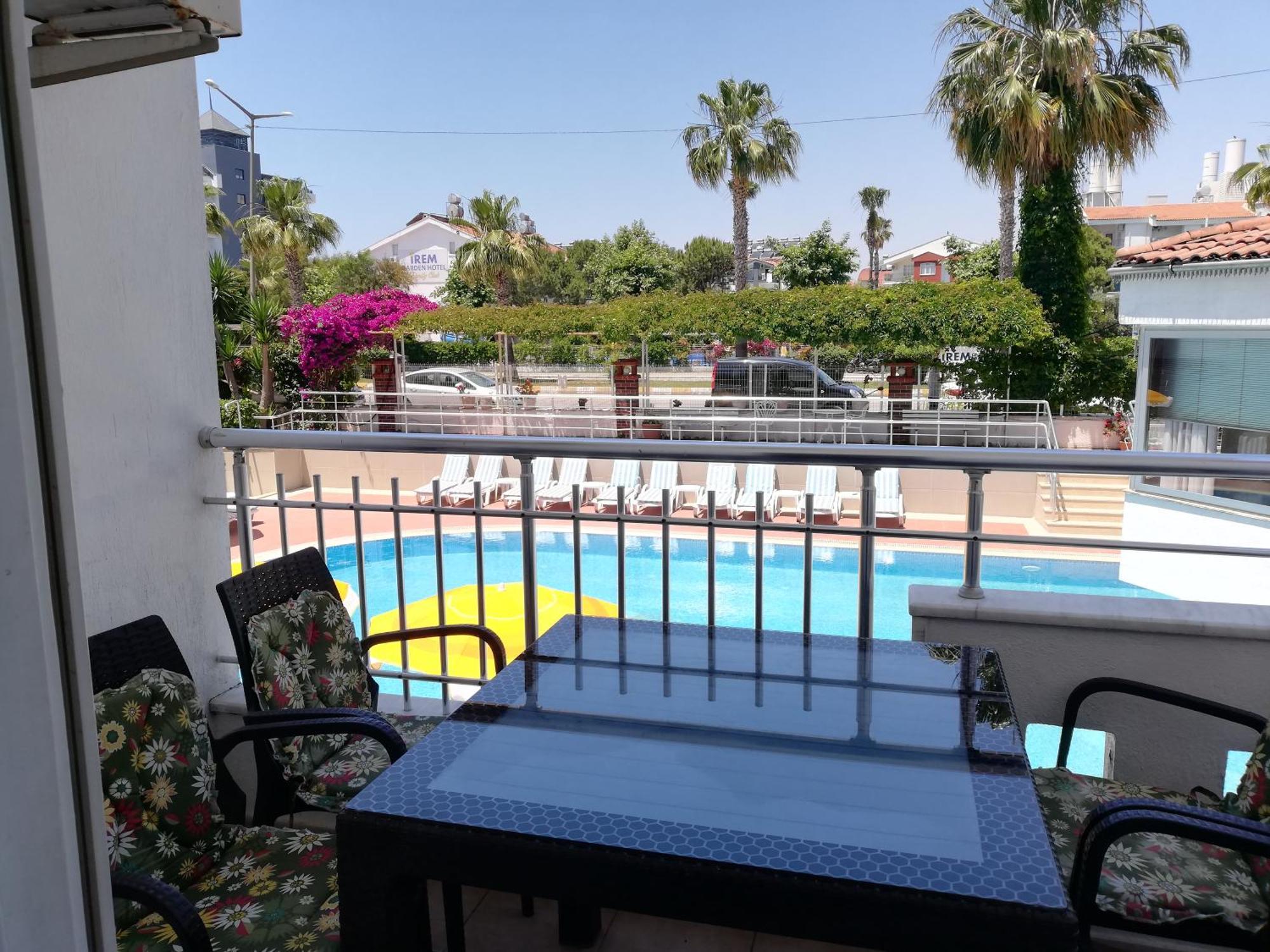 Apartment Irem Greenside Side